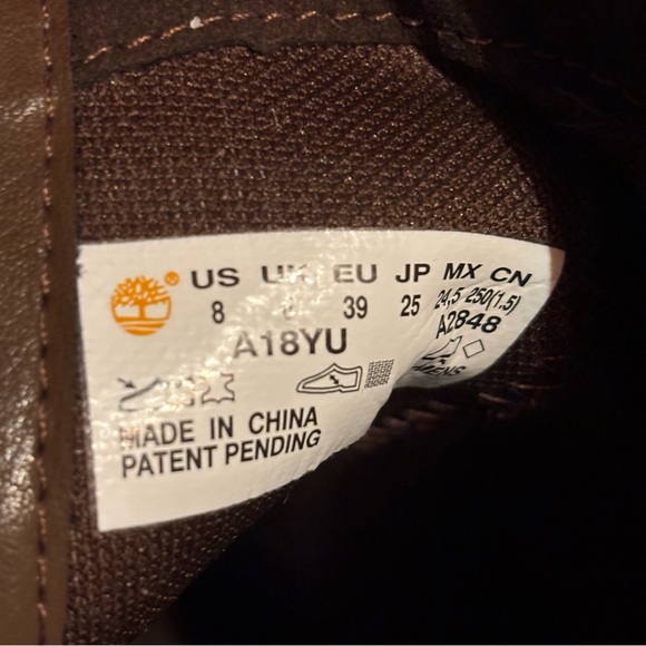 Timberland Brown Ankle Boots Sleek Leather Design-NWOT - Picture 6 of 8